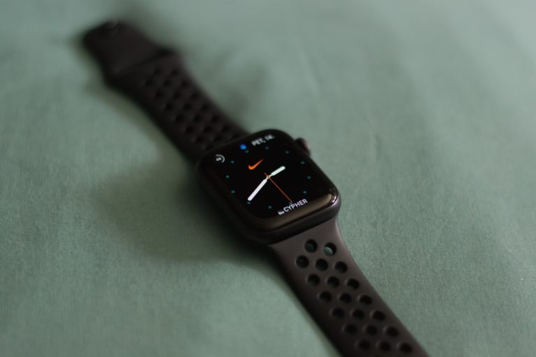 The Impact of Smart Watches on Everyday Life and Wellness Trends